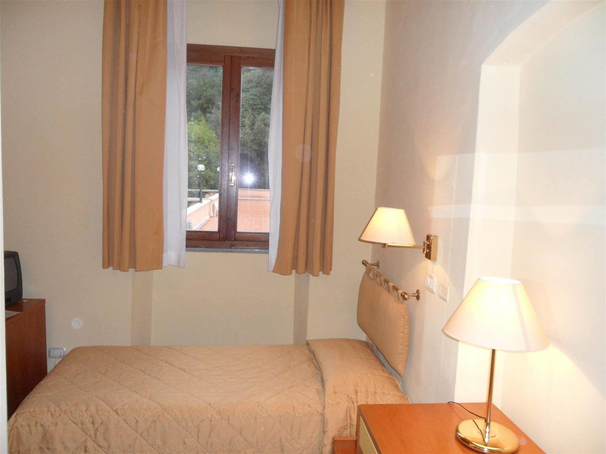 Hotel La Vedetta Livorno Exteriör bild