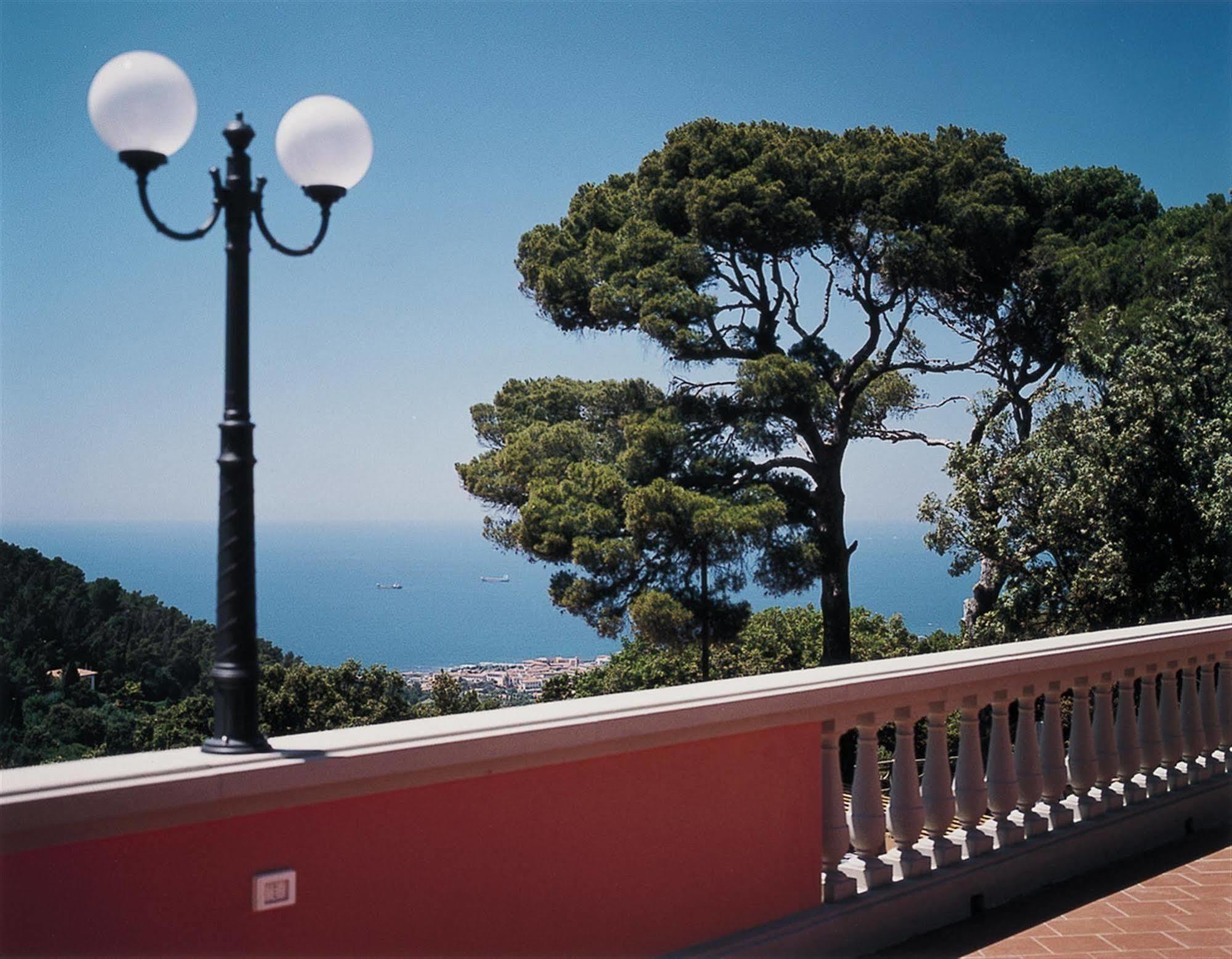 Hotel La Vedetta Livorno Exteriör bild